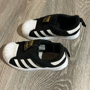 Adidas toddler size 8 slip-on runners